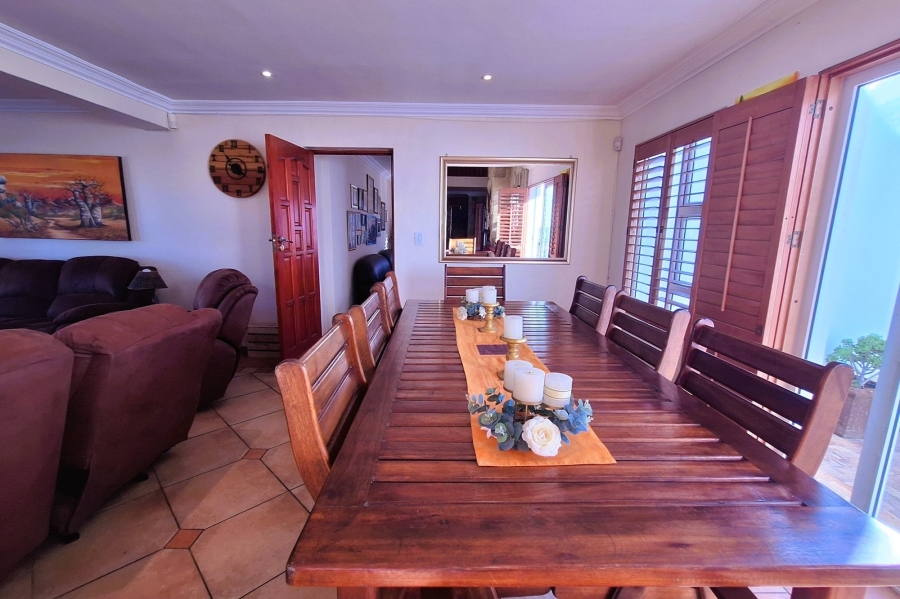 5 Bedroom Property for Sale in Golden Mile Western Cape